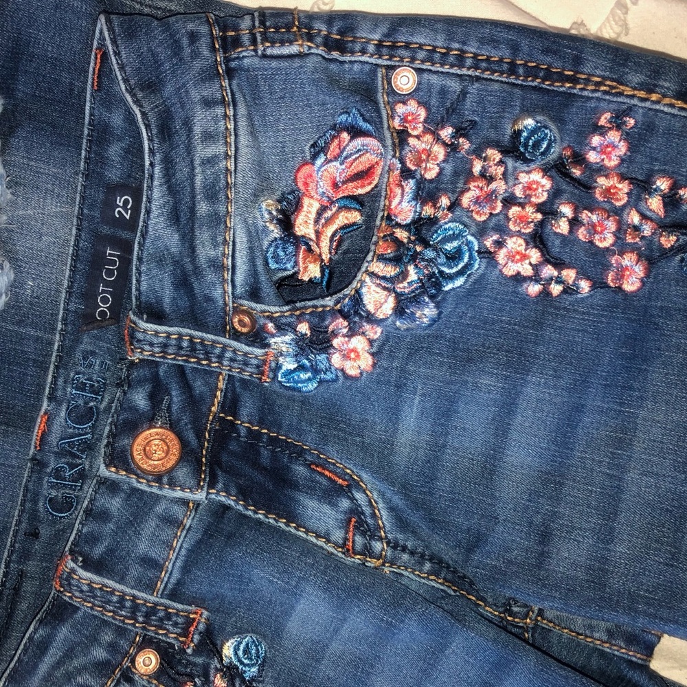 Grace boot cut with floral stitching